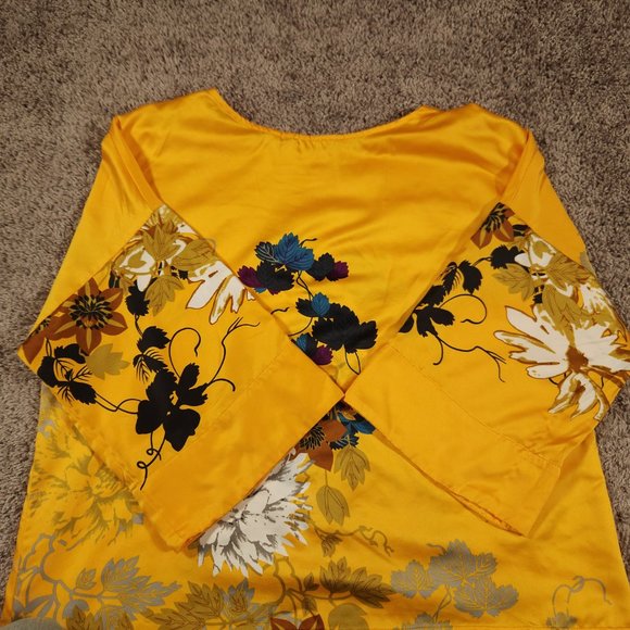 Soft Surroundings Blouse Medium Yellow Gold Floral Wide Sleeve Silky Pullover - Picture 13 of 16